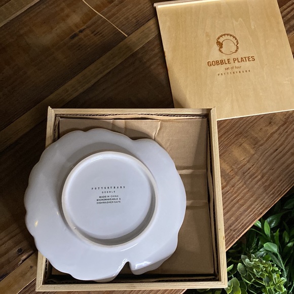 Pottery Barn Thanksgiving Turkey Gobble Appetizer/Dessert Plates in Wooden Box - Picture 8 of 16